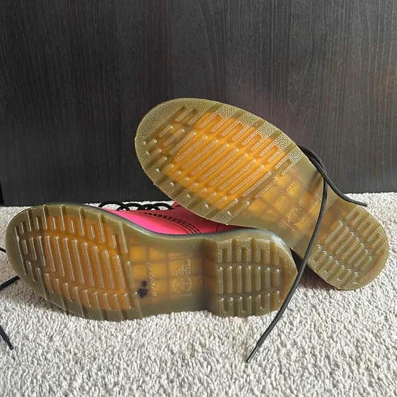 [SOLD ON ANOTHER PLATFORM] Hot Pink Patent Leather Dr. Martens 1460 Boots - Picture 8 of 10